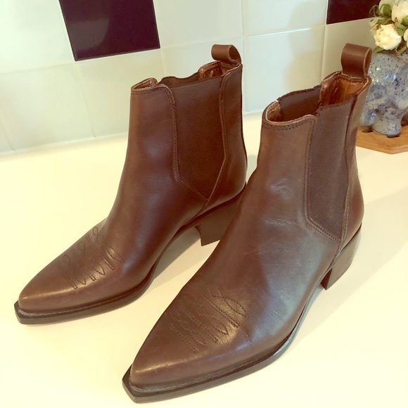 Western/ cowboy Chelsea boots. Andre Assous - Picture 2 of 6